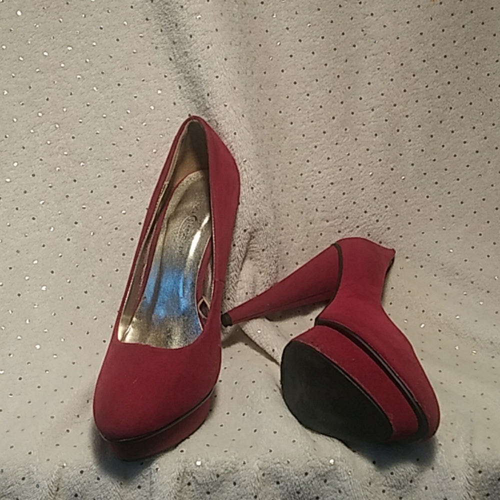Shoes - Picture 2 of 2
